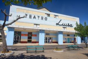 Teatro Luisa, Cienfuegos, Cuba Grosby.jpg