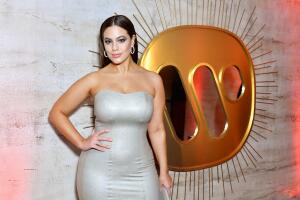 Fotos de la modelo plus size Ashley Graham en traje de baño