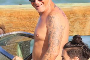 EXCLUSIVE Alejandro Sanz con su hija Manuela e hijo Alexander pa