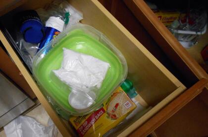 Según reportes, el fentanilo está siendo utilizada como sustituto de la heroÃna y de medicamentos contra el dolor, por eso su consumo ha ido en aumento de forma alarmante. Además su potencia hace que sea transportada en pequeñas cantidades, evadiendo asà el control de las autoridades.