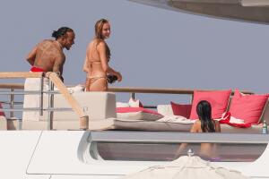 PREMIUM EXC Lewis Hamilton, Eiza Gonzalez