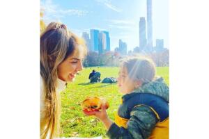 Michelle Renaud y su hijo (4).jpg