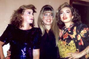 Las hermanas de Ernestina Sodi, Thalia y Laura Zapata