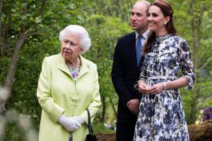 TOPSHOT-DOUNIAMAG-BRITAIN-ROYALS-CHELSEA-FLOWER