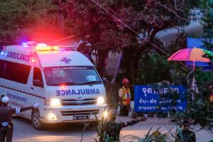 resgate-tailandia-ambulancia-0718-1400x800.jpg