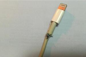 Cable de iPhone estropeado