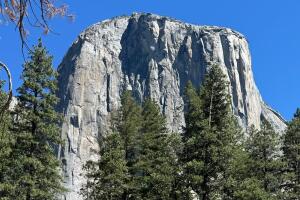 El Capitán es una de las rocas más emblemáticas del Parque Nacional de Yosemite.