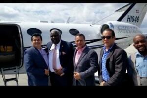 Arcángel Pretel con el avion