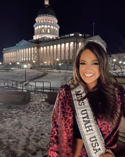 La joven será la primera concursante bisexual en participar en el Miss USA, que todavía no ha confirmado la fecha ni el lugar de su ceremonia. Si Slawson gana el título de Miss USA, competirá por el título de Miss Universo en diciembre.