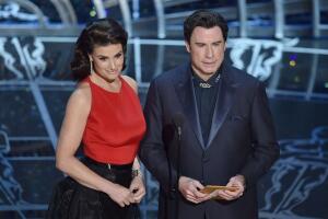 John Travolta e Idina Menzel.jpg