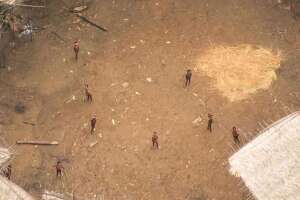 Moxihatëtëa, tribu aislada en territorio Yanomami, Brasil
