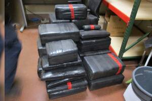 Incautan cerca de 9 millones de dólares en cocaína en un camión en la frontera de Arizona