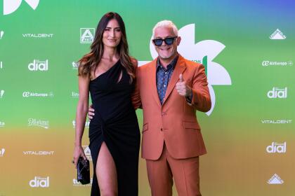 TENERIFE, SPAIN - SEPTEMBER 15: (L-R) Rachel Valdes and Alejandro Sanz attend the "Cadena Dial" Awards red carpet on September 15, 2022 in Tenerife, Spain. (Photo by Aldara Zarraoa/Getty Images)