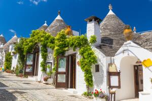 trulli-_apulia-_italia.jpg