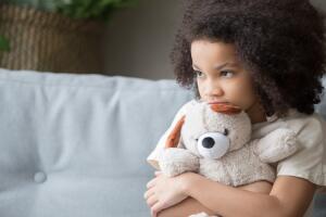 menina-triste-0422-1600x900.jpg