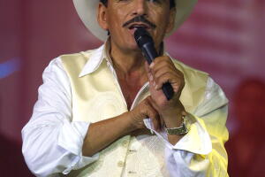 Joan Sebastian fue el cantautor con más amor