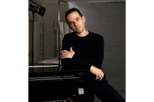 Edgar Barrera cantará en Latin GRAMMY 2025