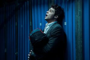 Noah Centineo as Owen Hendricks in episode 101 of The Recruit. Cr. Philippe Bossé Netflix.jpg