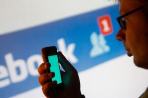 homem-celular-facebook-0716-630x350.jpg