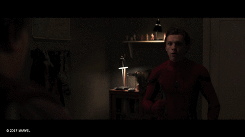 spider-man-homecoming-tom-holland-traje.gif