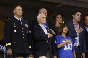PENCE-HIMNO PROTESTA