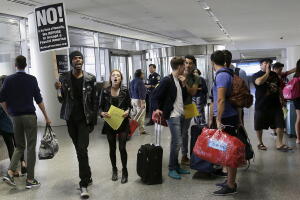 Protestas en el aeropuerto de San Francisco por la entrada en vigor del veto viajero a refugiados y ciudadanos de seis países