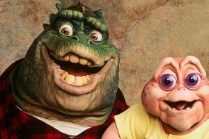 familia-dinossauro-serie-0816-1400x800.jpg