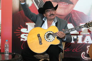 Joan Sebastian fue el cantautor con más amor