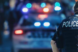 Arrestan a adolescente de 16 años por doble apuñalamiento en el Parque Dyker Beach.