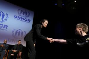 Angelina Jolie interesada en la política