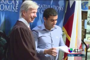 Juez de San Antonio genera controversia al hablar de Trump en una ceremonia de ciudadanía