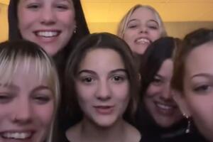 Aunque su búsqueda de Giovanni aún continúa, las hermanas celebran la conexión encontrada entre ellas.