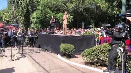 Al finalizar la ceremonia religiosa las cenizas fueron llevadas al Parque de la China en colonia Clavería, donde vivió José José y hay una estatua en su memoria.