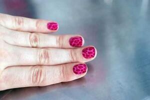Uñas-decoradas-con-stickers-1.jpg
