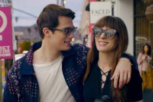 Anne Hathaway y Nicholas Galitzine en la película 'The Idea of You'