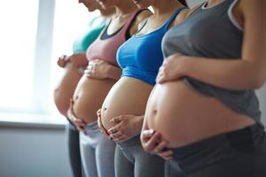 Row,Of,Pregnant,Women