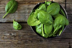 alimentos-coracao-folhas-verdes.jpg
