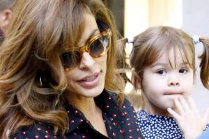 eva_mendes_daughter.jpg