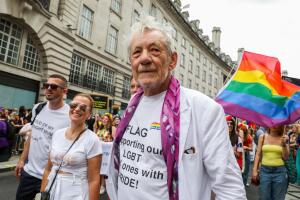 ian_mckellen_marcha_lgbt.jpg