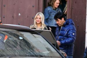 Shakira filma un comercial cerca de Barcelona.