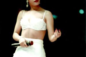 Fotos que seguro no recuerdas de Selena o quizá ni conocías