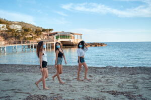 Covid Friends in the beach