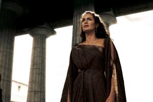 Lena Headey film 300 Grosby (1).jpg