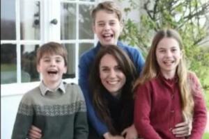 La foto editada de Kate Middleton con sus hijos