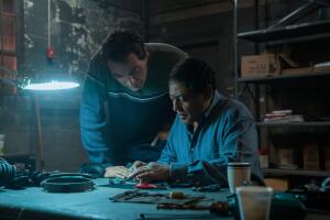 Rufus Sewell as Roger Salas, Giancarlo Esposito as Leo Pap in episode “Violet” of Kaleidoscope. Cr. Clifton Prescod Netflix.jpg