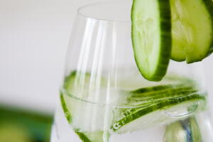 Receita refrescante de uma água especial