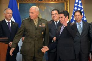 Juan Orlando Hernandez with Gen Kelly
