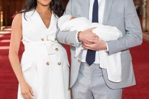Meghan Markle primer look mamá