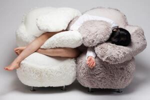freehugsofa-0.jpg