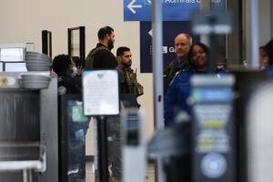 agentes de ice en aeropuertos estados unidos